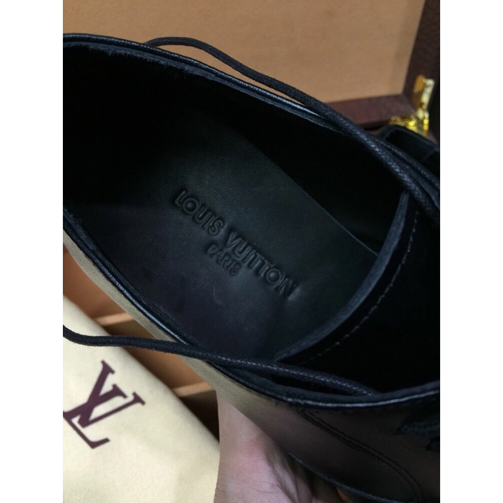 Louis Vuitton leather shoes 031,Louis Vuitton Leather Shoes,LOUIS VUITTON Sneakers,Business Shoes