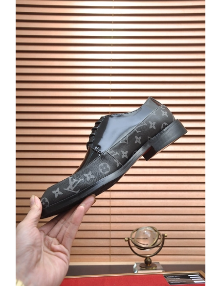 Louis Vuitton leather shoes 043,Louis Vuitton Leather Shoes,LOUIS VUITTON Sneakers,Business Shoes