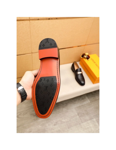 Louis Vuitton leather shoes 050,Louis Vuitton Leather Shoes,LOUIS VUITTON Sneakers,Business Shoes