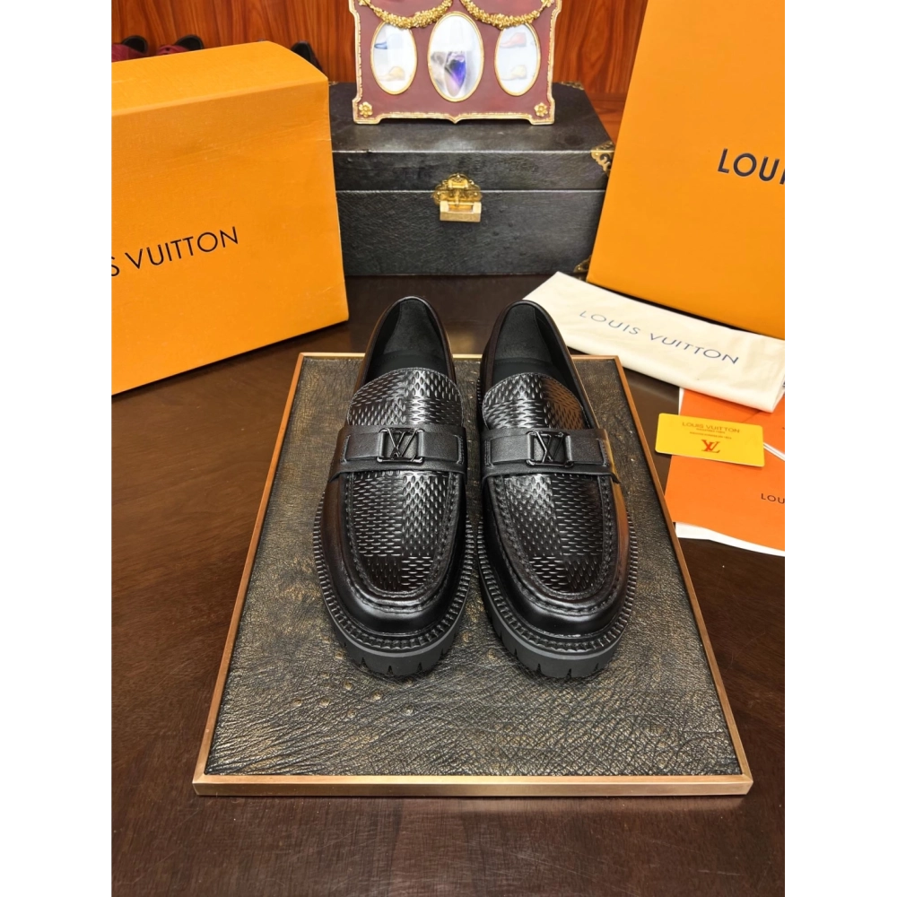 Louis Vuitton leather shoes 055,Louis Vuitton Leather Shoes,LOUIS VUITTON Sneakers,Business Shoes