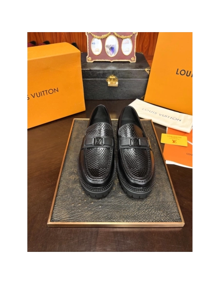 Louis Vuitton leather shoes 055,Louis Vuitton Leather Shoes,LOUIS VUITTON Sneakers,Business Shoes