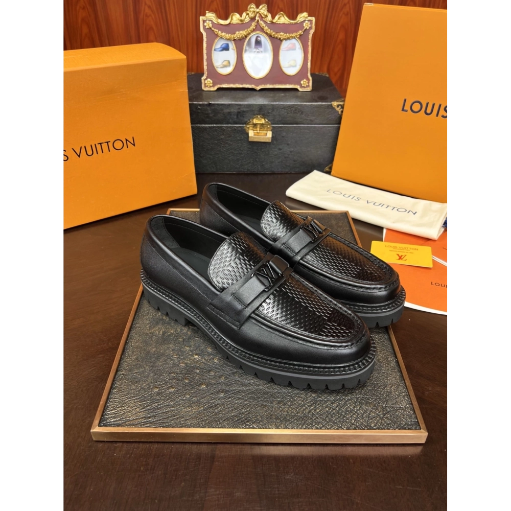 Louis Vuitton leather shoes 055,Louis Vuitton Leather Shoes,LOUIS VUITTON Sneakers,Business Shoes