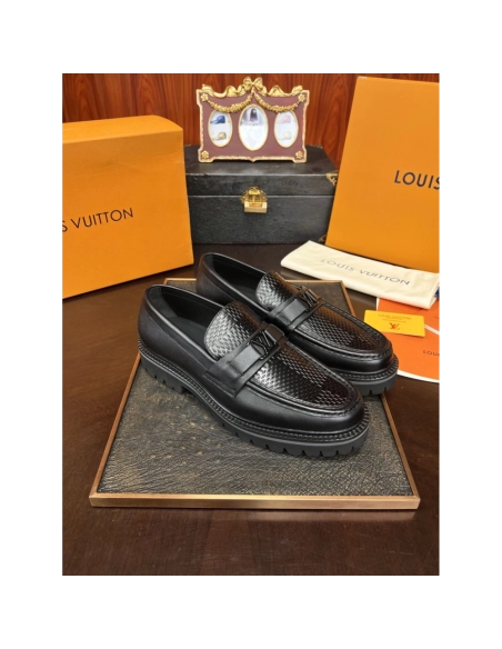 Louis Vuitton leather shoes 055,Louis Vuitton Leather Shoes,LOUIS VUITTON Sneakers,Business Shoes