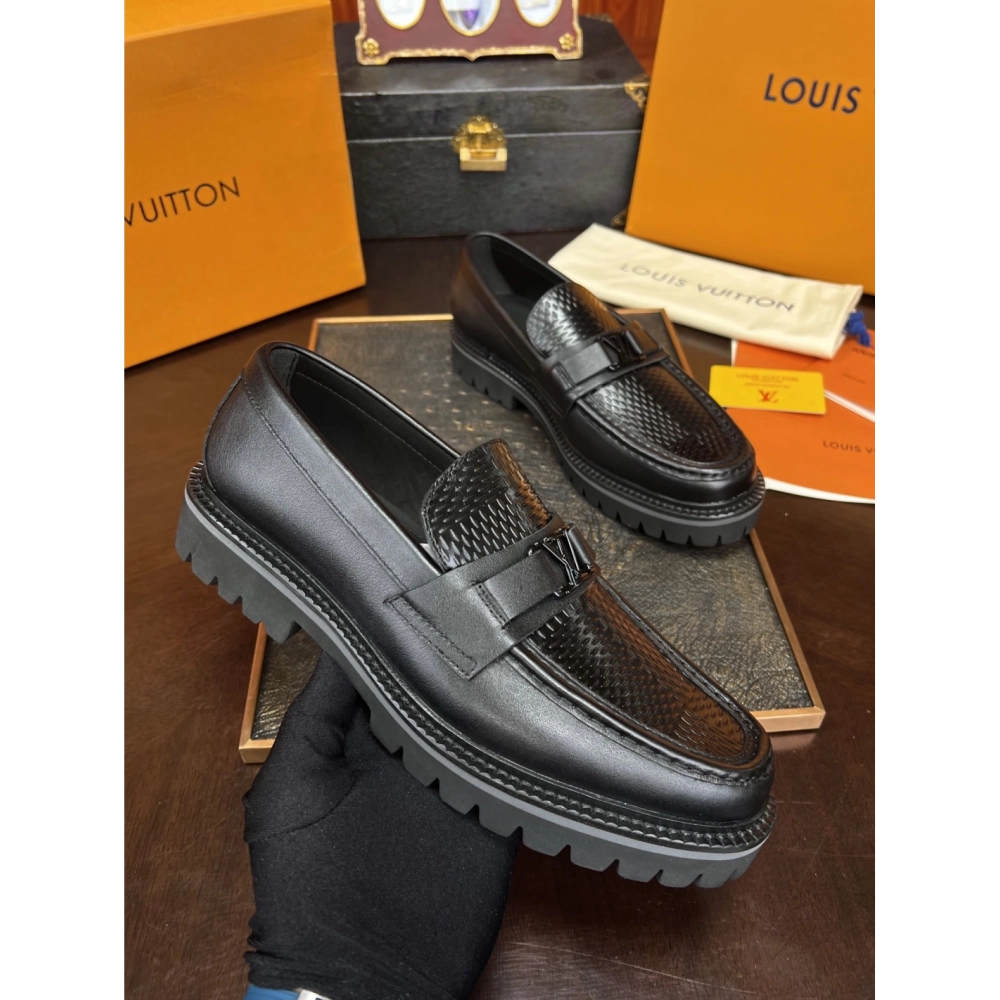 Louis Vuitton leather shoes 055,Louis Vuitton Leather Shoes,LOUIS VUITTON Sneakers,Business Shoes