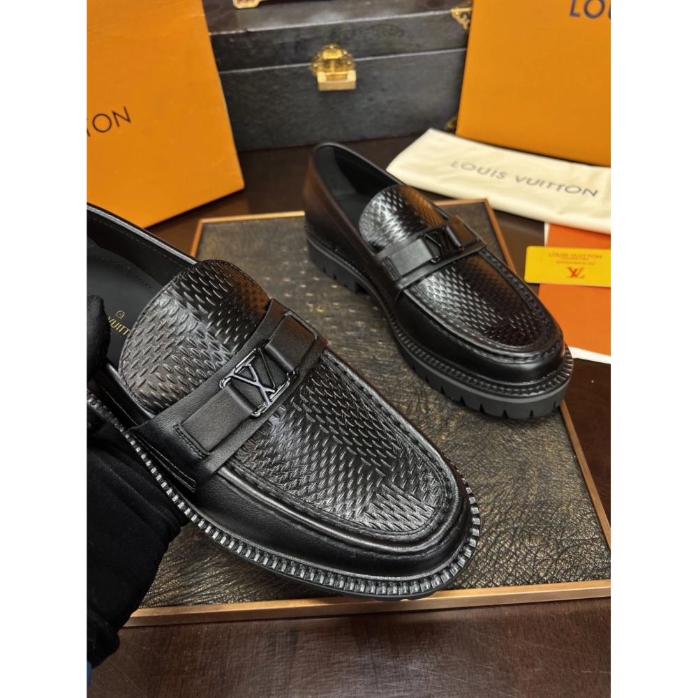 Louis Vuitton leather shoes 055,Louis Vuitton Leather Shoes,LOUIS VUITTON Sneakers,Business Shoes