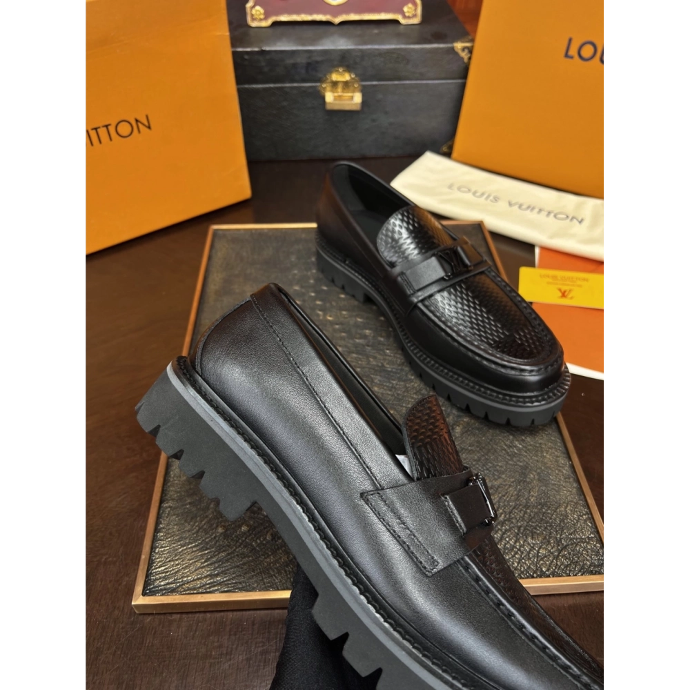 Louis Vuitton leather shoes 055,Louis Vuitton Leather Shoes,LOUIS VUITTON Sneakers,Business Shoes