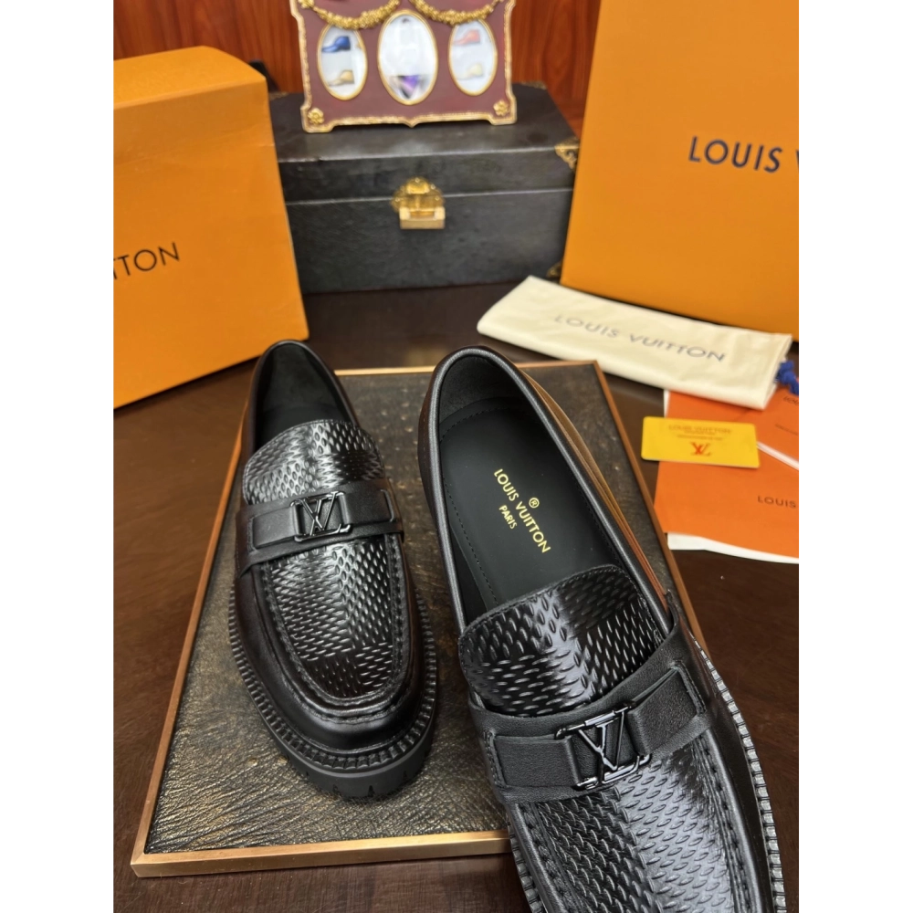 Louis Vuitton leather shoes 055,Louis Vuitton Leather Shoes,LOUIS VUITTON Sneakers,Business Shoes