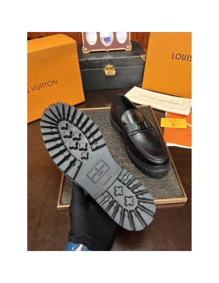 Louis Vuitton leather shoes 055,Louis Vuitton Leather Shoes,LOUIS VUITTON Sneakers,Business Shoes