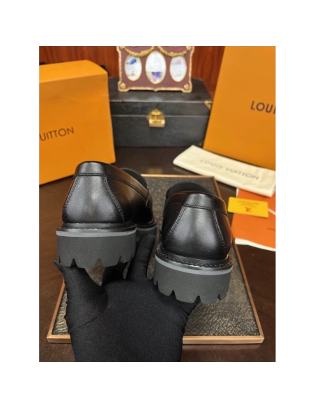 Louis Vuitton leather shoes 055,Louis Vuitton Leather Shoes,LOUIS VUITTON Sneakers,Business Shoes