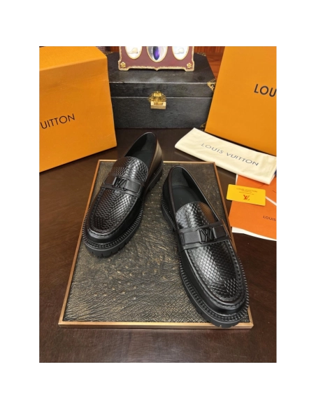 Louis Vuitton leather shoes 055,Louis Vuitton Leather Shoes,LOUIS VUITTON Sneakers,Business Shoes