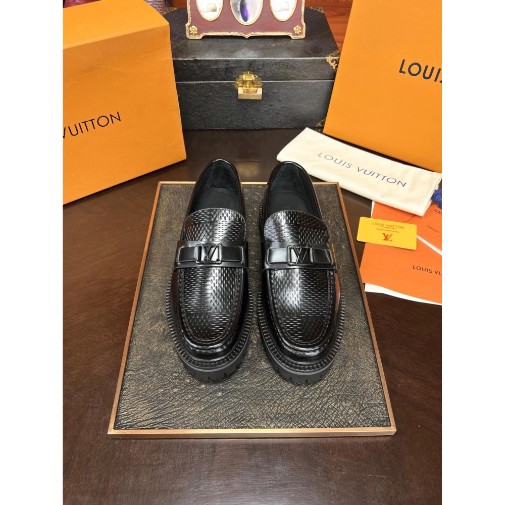 Louis Vuitton leather shoes 056,Louis Vuitton Leather Shoes,LOUIS VUITTON Sneakers,Business Shoes