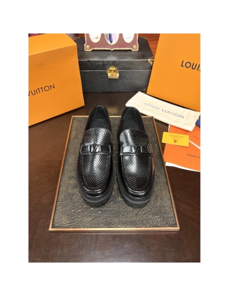 Louis Vuitton leather shoes 056,Louis Vuitton Leather Shoes,LOUIS VUITTON Sneakers,Business Shoes