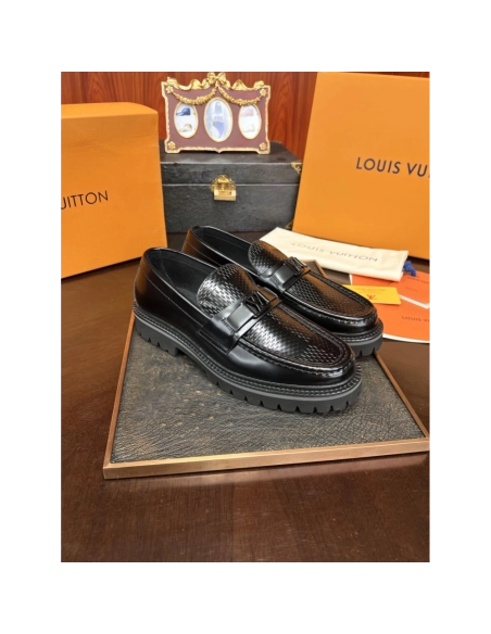 Louis Vuitton leather shoes 056,Louis Vuitton Leather Shoes,LOUIS VUITTON Sneakers,Business Shoes