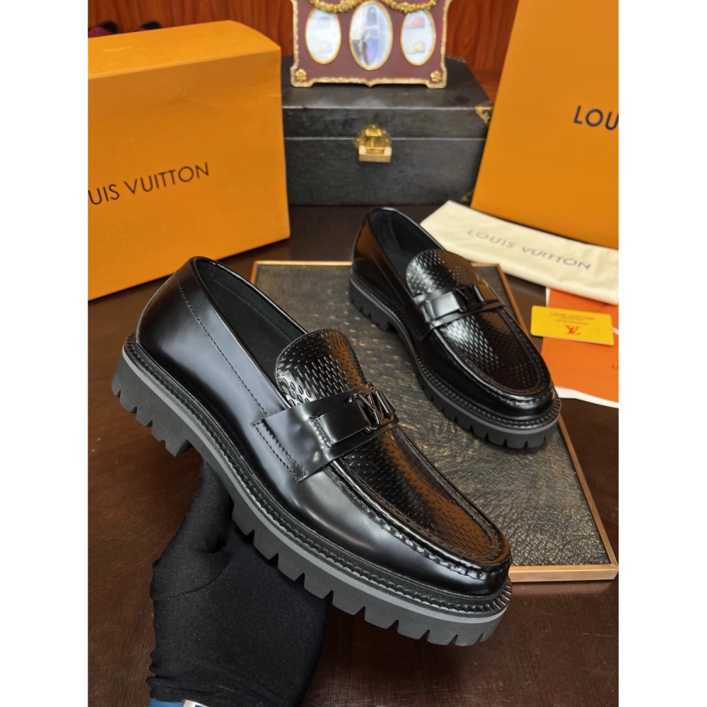 Louis Vuitton leather shoes 056,Louis Vuitton Leather Shoes,LOUIS VUITTON Sneakers,Business Shoes