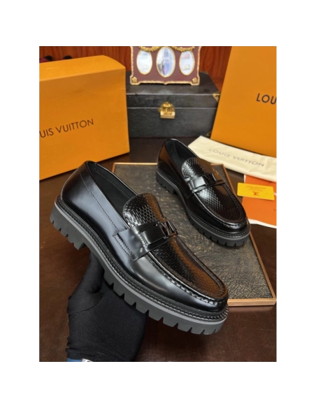 Louis Vuitton leather shoes 056,Louis Vuitton Leather Shoes,LOUIS VUITTON Sneakers,Business Shoes