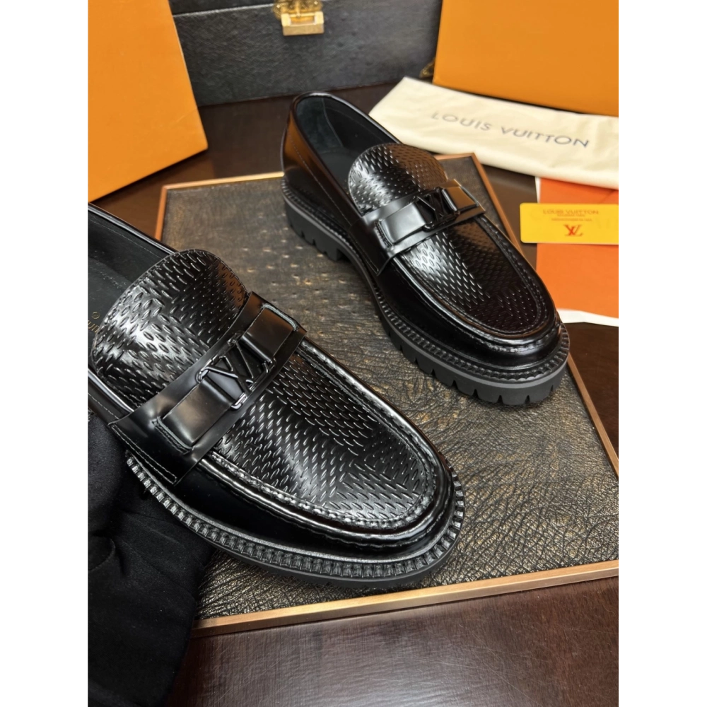 Louis Vuitton leather shoes 056,Louis Vuitton Leather Shoes,LOUIS VUITTON Sneakers,Business Shoes