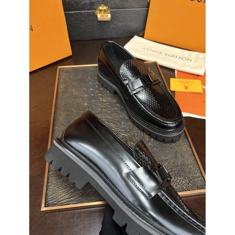 Louis Vuitton leather shoes 056,Louis Vuitton Leather Shoes,LOUIS VUITTON Sneakers,Business Shoes