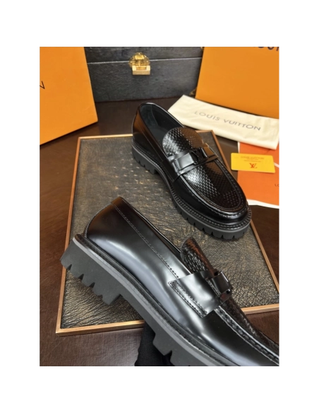 Louis Vuitton leather shoes 056,Louis Vuitton Leather Shoes,LOUIS VUITTON Sneakers,Business Shoes