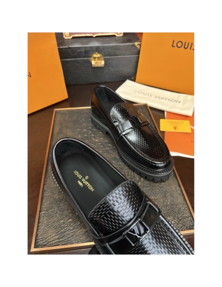 Louis Vuitton leather shoes 056,Louis Vuitton Leather Shoes,LOUIS VUITTON Sneakers,Business Shoes