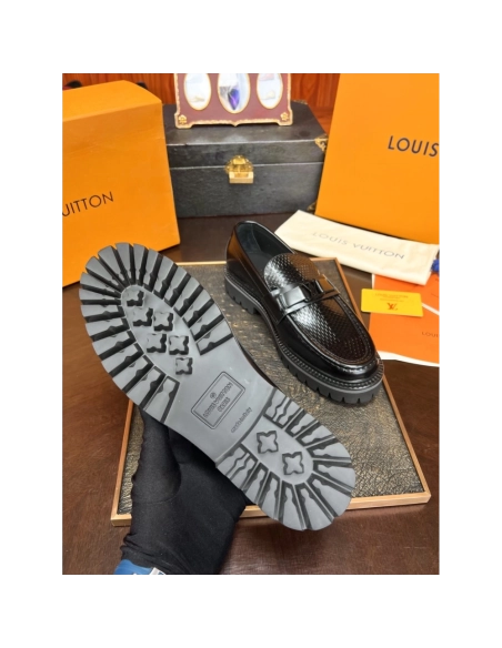 Louis Vuitton leather shoes 056,Louis Vuitton Leather Shoes,LOUIS VUITTON Sneakers,Business Shoes