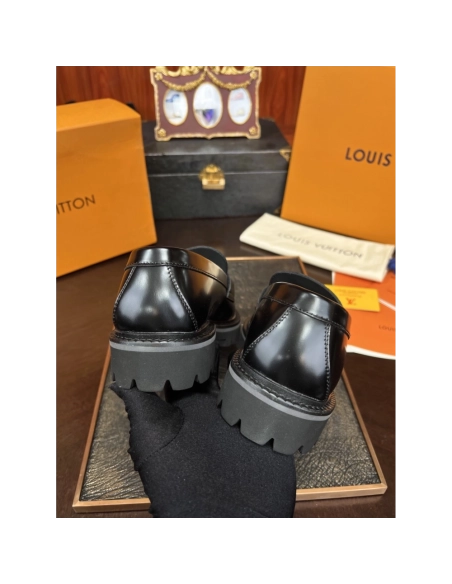 Louis Vuitton leather shoes 056,Louis Vuitton Leather Shoes,LOUIS VUITTON Sneakers,Business Shoes