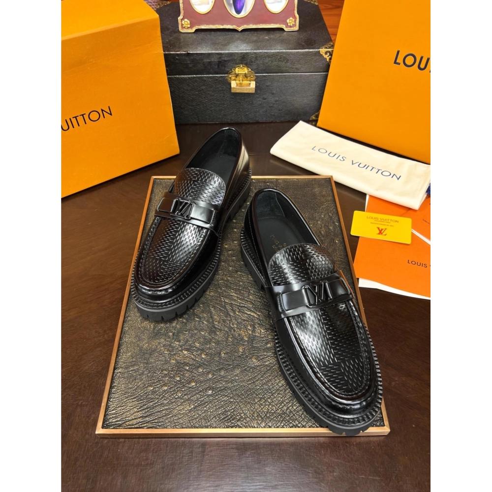 Louis Vuitton leather shoes 056,Louis Vuitton Leather Shoes,LOUIS VUITTON Sneakers,Business Shoes