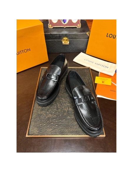 Louis Vuitton leather shoes 056,Louis Vuitton Leather Shoes,LOUIS VUITTON Sneakers,Business Shoes