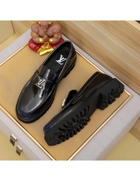 Louis Vuitton leather shoes 058,Louis Vuitton Leather Shoes,LOUIS VUITTON Sneakers,Business Shoes
