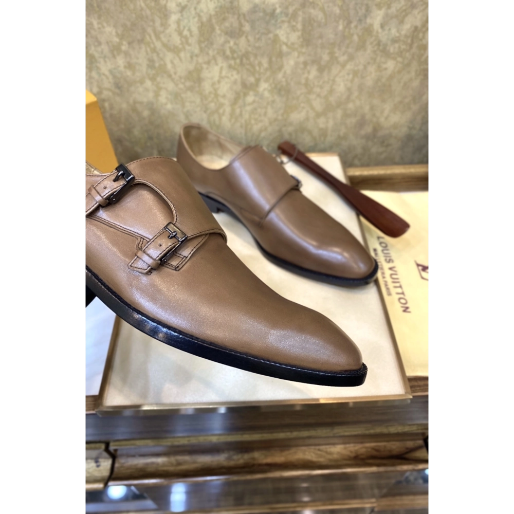 Louis Vuitton leather shoes 067,Louis Vuitton Leather Shoes,LOUIS VUITTON Sneakers,Business Shoes