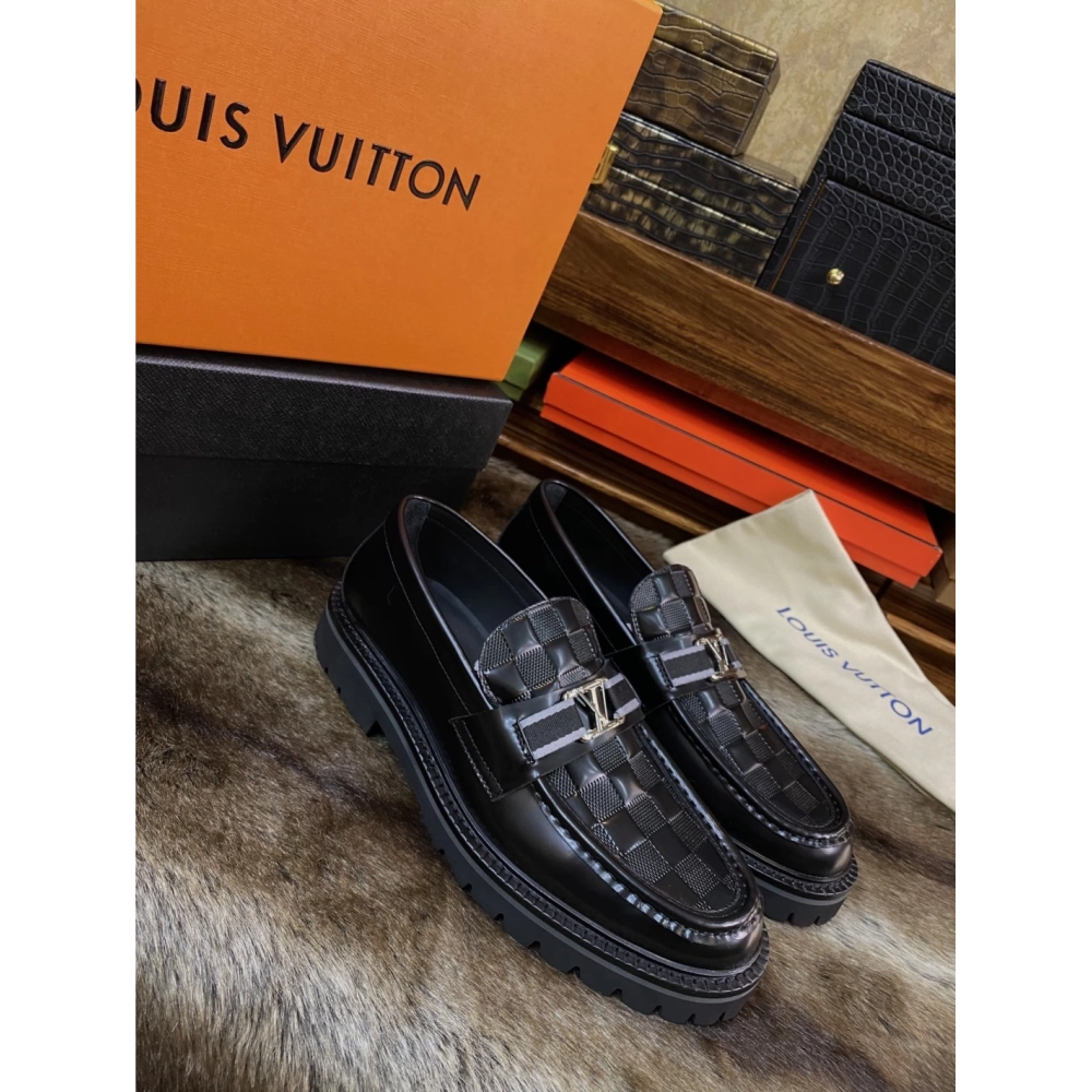 Louis Vuitton leather shoes 069,Louis Vuitton Leather Shoes,LOUIS VUITTON Sneakers,Business Shoes