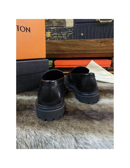 Louis Vuitton leather shoes 069,Louis Vuitton Leather Shoes,LOUIS VUITTON Sneakers,Business Shoes