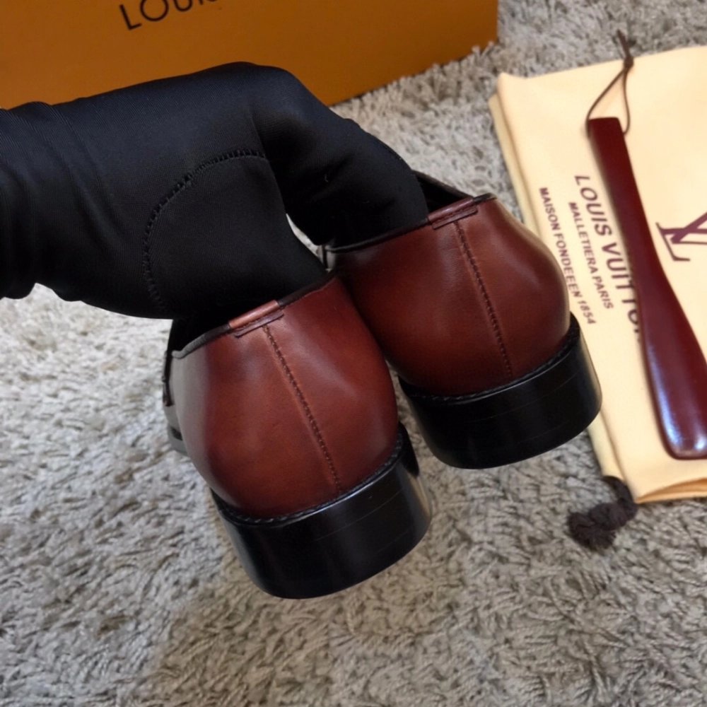 Louis Vuitton leather shoes 114,Louis Vuitton Leather Shoes,LOUIS VUITTON Sneakers,Business Shoes
