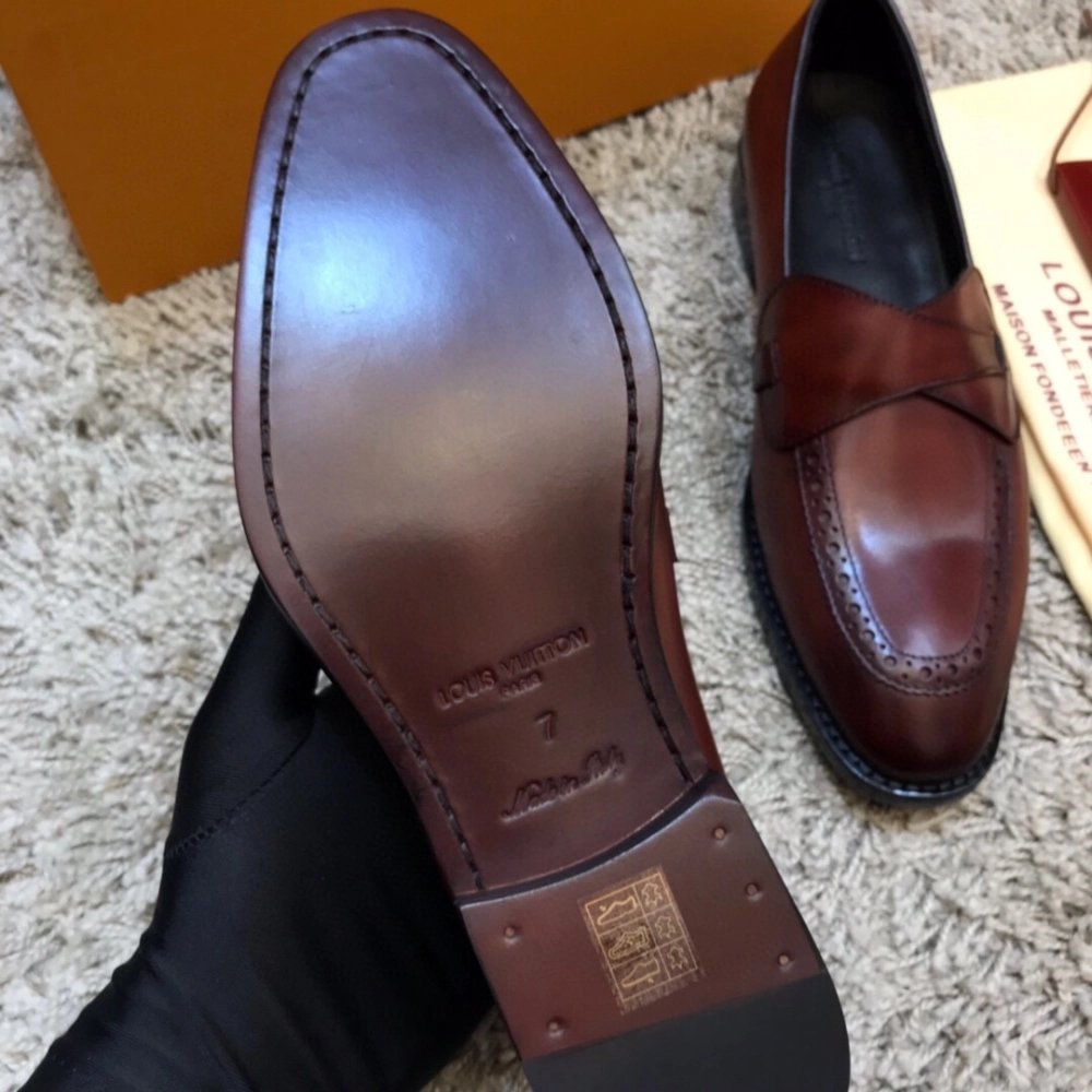 Louis Vuitton leather shoes 114,Louis Vuitton Leather Shoes,LOUIS VUITTON Sneakers,Business Shoes