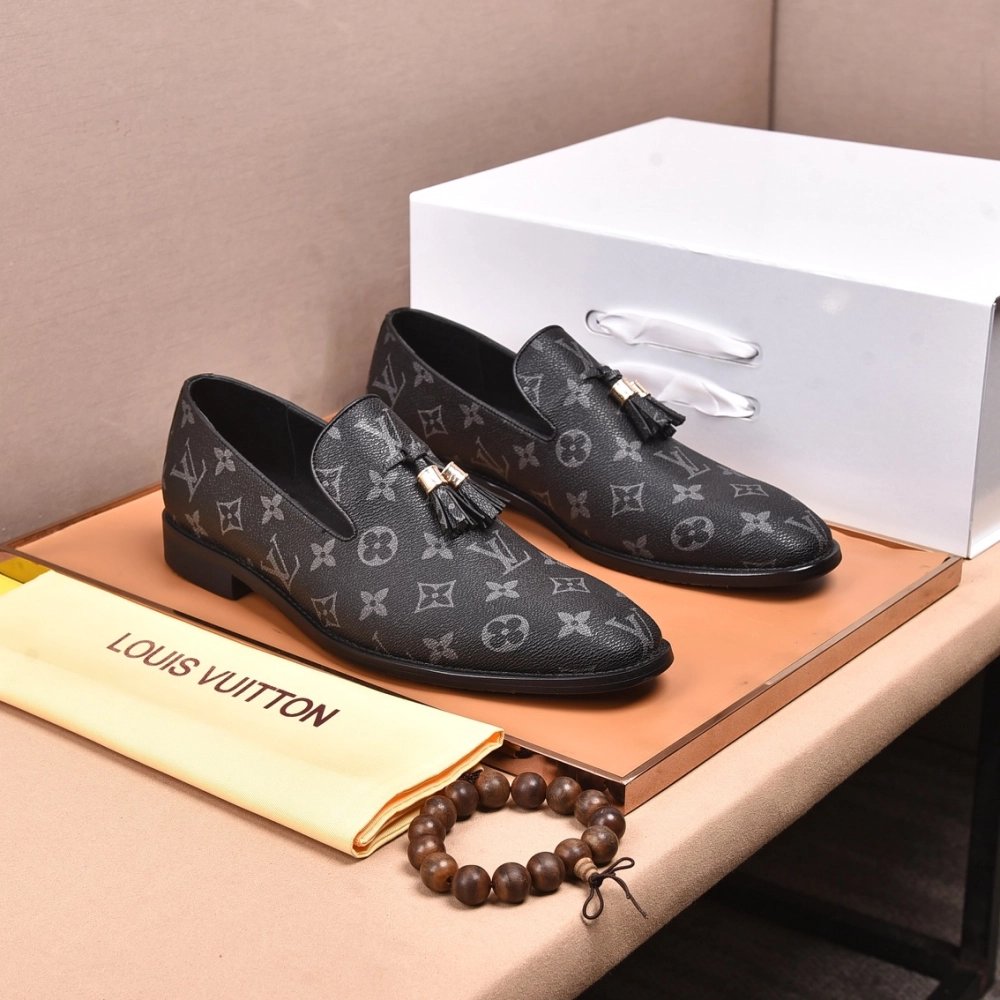 Louis Vuitton leather shoes 126,Louis Vuitton Leather Shoes,LOUIS VUITTON Sneakers,Business Shoes