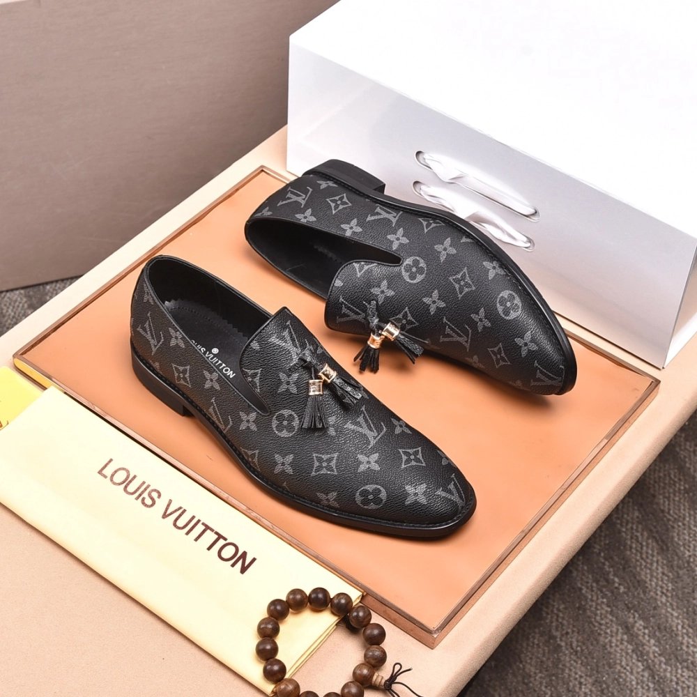 Louis Vuitton leather shoes 126,Louis Vuitton Leather Shoes,LOUIS VUITTON Sneakers,Business Shoes