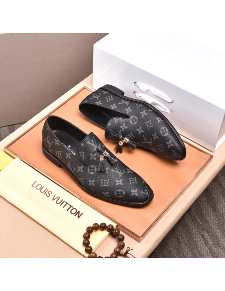 Louis Vuitton leather shoes 126,Louis Vuitton Leather Shoes,LOUIS VUITTON Sneakers,Business Shoes