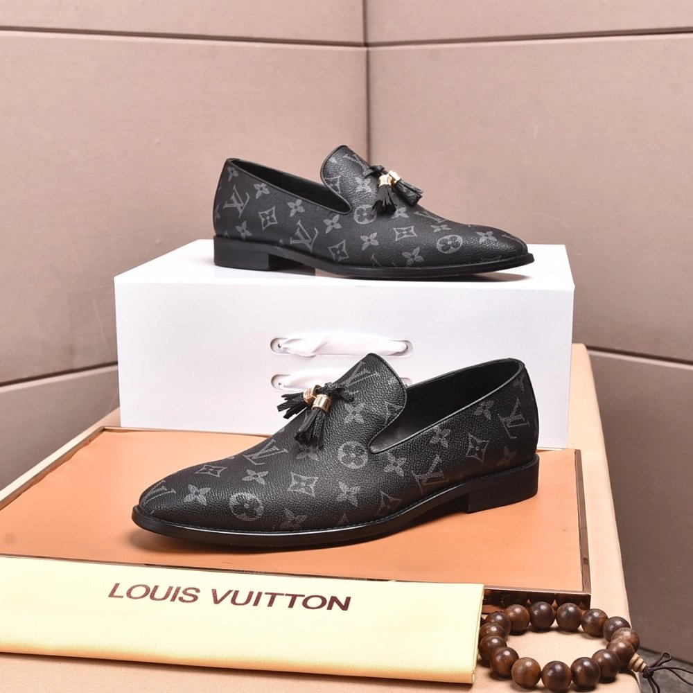 Louis Vuitton leather shoes 126,Louis Vuitton Leather Shoes,LOUIS VUITTON Sneakers,Business Shoes
