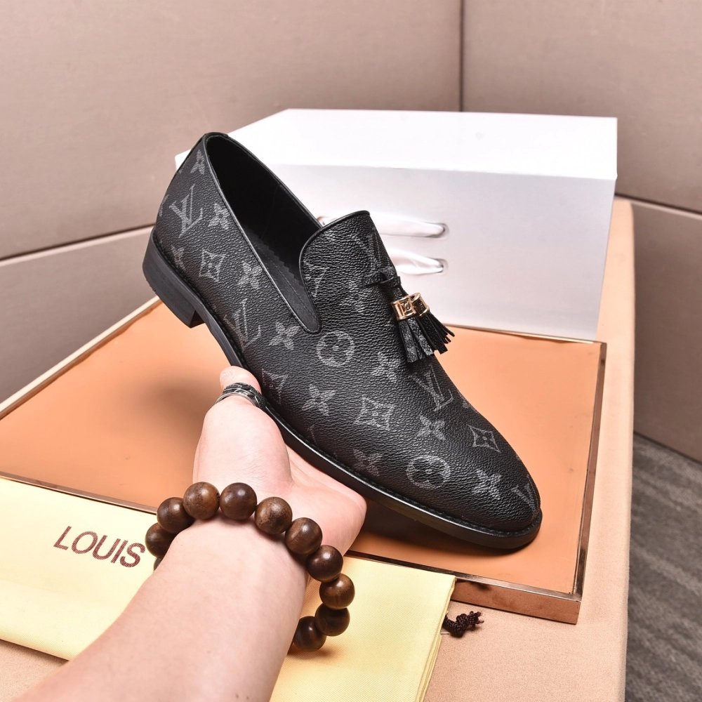 Louis Vuitton leather shoes 126,Louis Vuitton Leather Shoes,LOUIS VUITTON Sneakers,Business Shoes