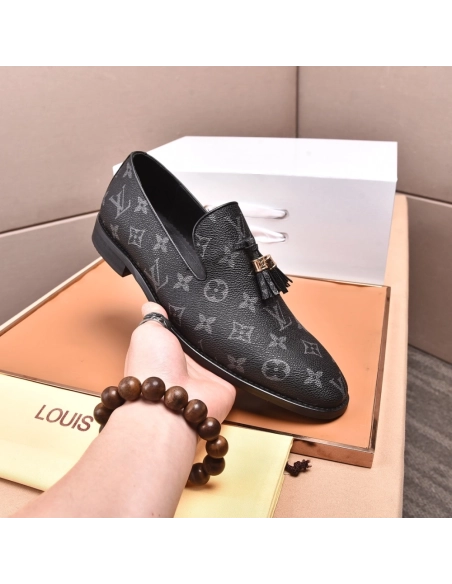 Louis Vuitton leather shoes 126,Louis Vuitton Leather Shoes,LOUIS VUITTON Sneakers,Business Shoes