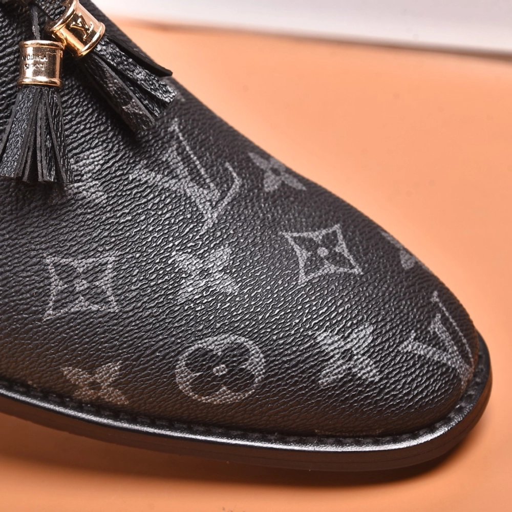 Louis Vuitton leather shoes 126,Louis Vuitton Leather Shoes,LOUIS VUITTON Sneakers,Business Shoes