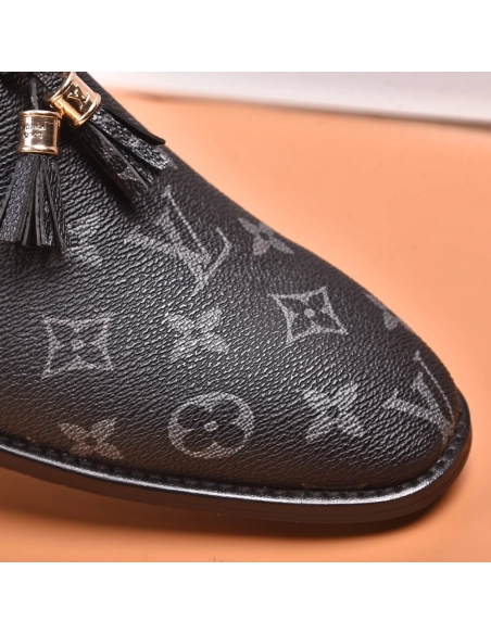 Louis Vuitton leather shoes 126,Louis Vuitton Leather Shoes,LOUIS VUITTON Sneakers,Business Shoes