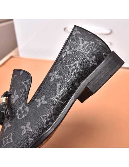 Louis Vuitton leather shoes 126,Louis Vuitton Leather Shoes,LOUIS VUITTON Sneakers,Business Shoes