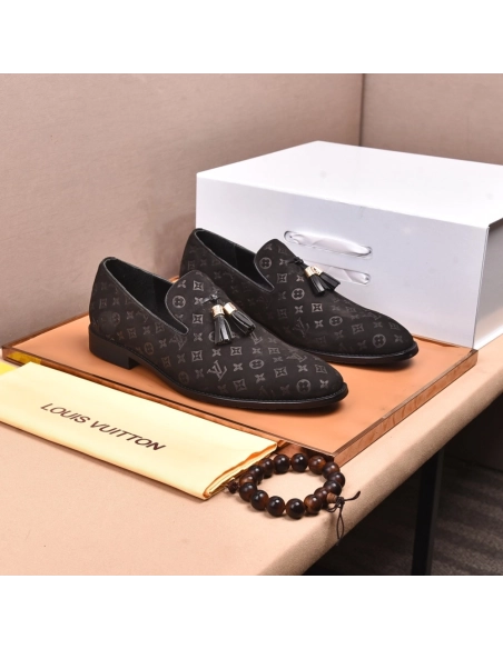 Louis Vuitton leather shoes 127,Louis Vuitton Leather Shoes,LOUIS VUITTON Sneakers,Business Shoes