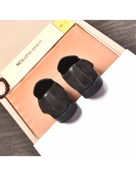 Louis Vuitton leather shoes 127,Louis Vuitton Leather Shoes,LOUIS VUITTON Sneakers,Business Shoes