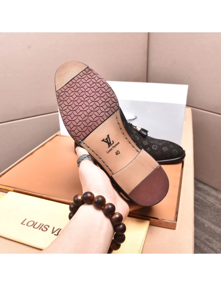 Louis Vuitton leather shoes 127,Louis Vuitton Leather Shoes,LOUIS VUITTON Sneakers,Business Shoes