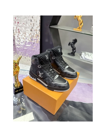 LV Sneakers 2026 611,LV Sneakers,LOUIS VUITTON Sneakers,More Brands