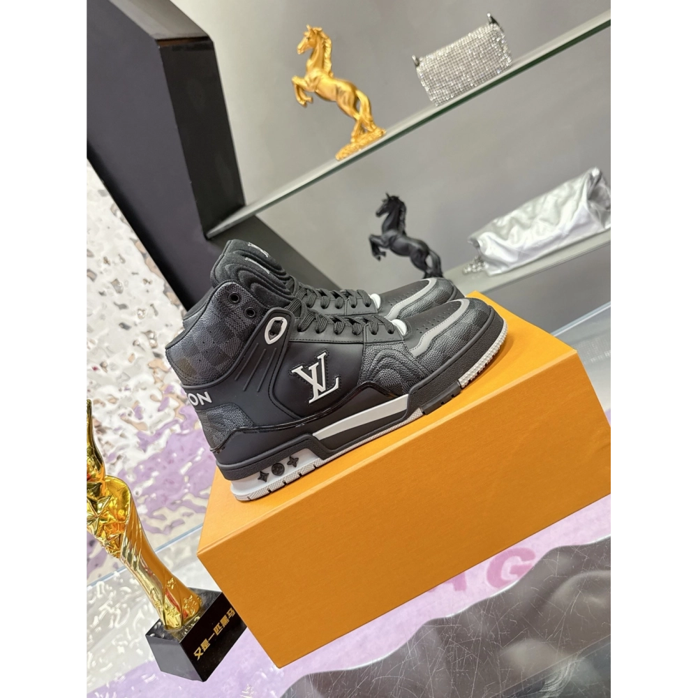 LV Sneakers 2026 611,LV Sneakers,LOUIS VUITTON Sneakers,More Brands