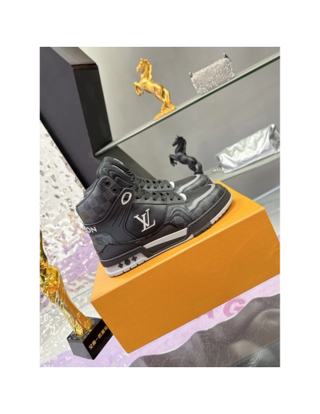 LV Sneakers 2026 611,LV Sneakers,LOUIS VUITTON Sneakers,More Brands