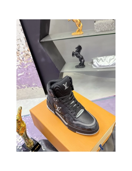 LV Sneakers 2026 611,LV Sneakers,LOUIS VUITTON Sneakers,More Brands
