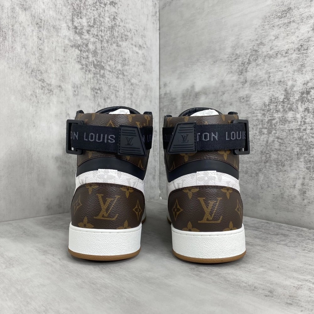 LV Sneakers 2026 621,LV Sneakers,LOUIS VUITTON Sneakers,More Brands